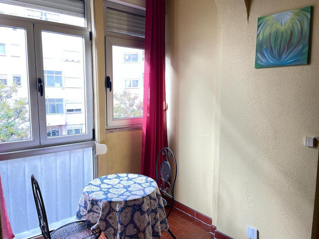 Estudio A 3 Min A Pe Da Praia De Oeiras Paco de Arcos Ngoại thất bức ảnh